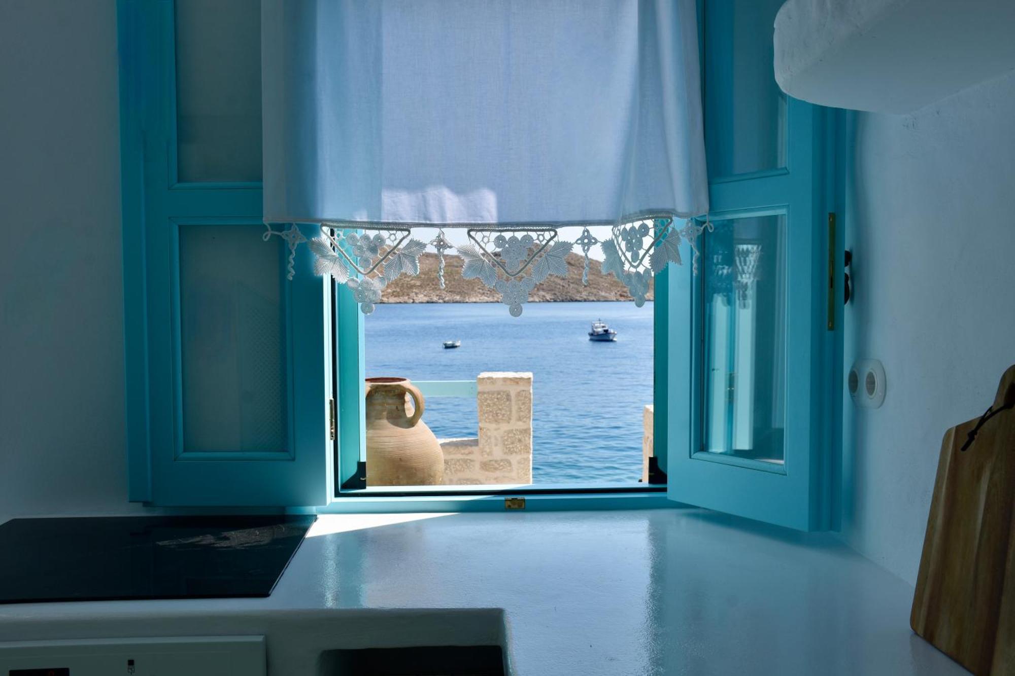 Salt Retreat - Seafront Villa Χάλκη Εξωτερικό φωτογραφία