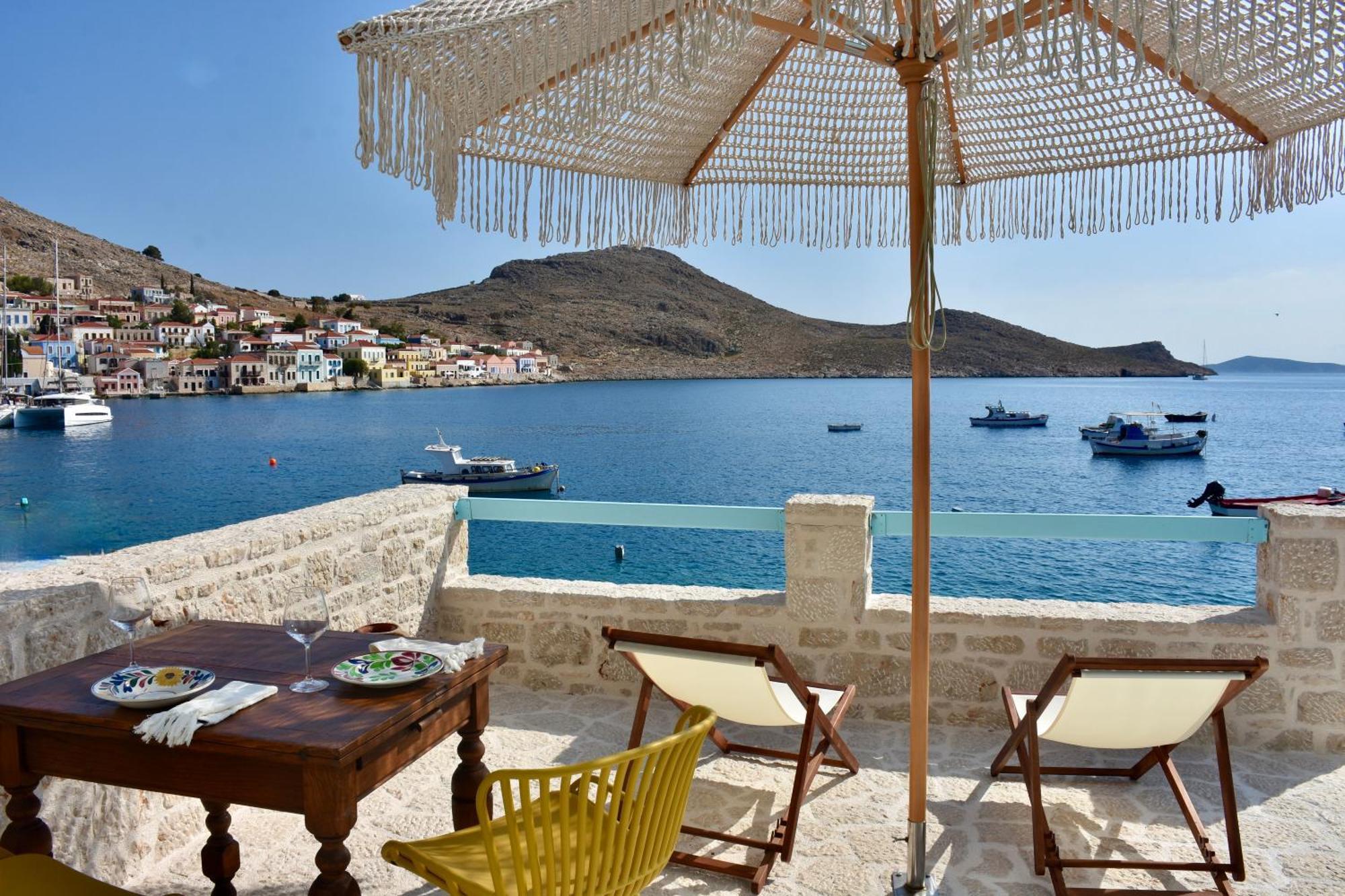 Salt Retreat - Seafront Villa Χάλκη Εξωτερικό φωτογραφία